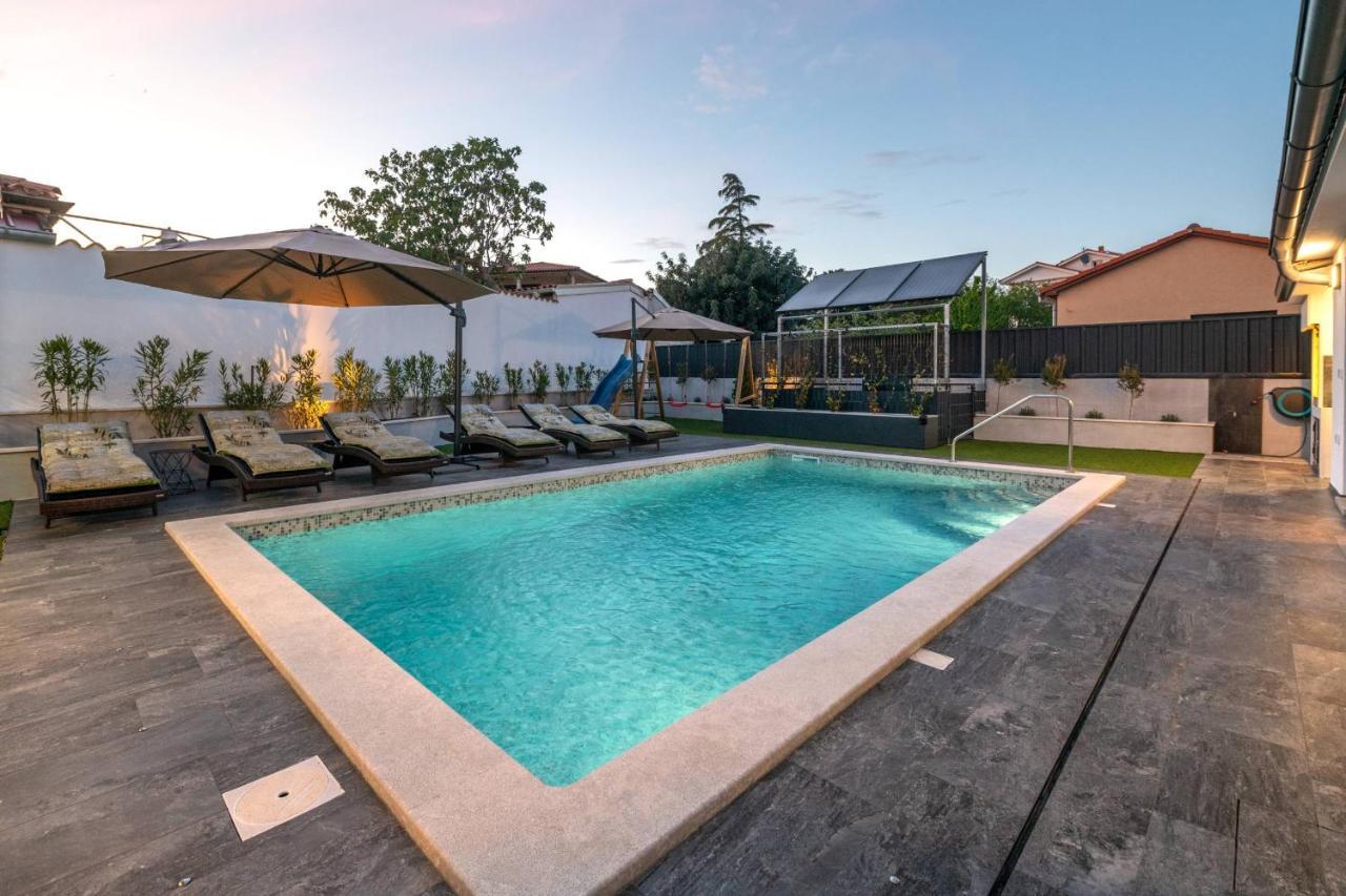 Villa Paradise เมดูลิน ภายนอก รูปภาพ